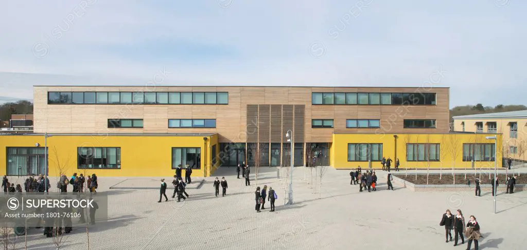 Waingels College, Reading, United Kingdom. Architect: Sheppard Robson, 2011. General front elevation of entrance building.