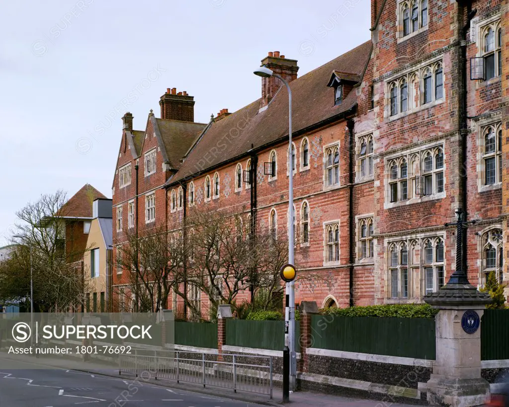 Simon Smith Building Brighton College, Brighton, United Kingdom. Architect: Allies and Morrison, 2012. Perspective of street facade alignments.