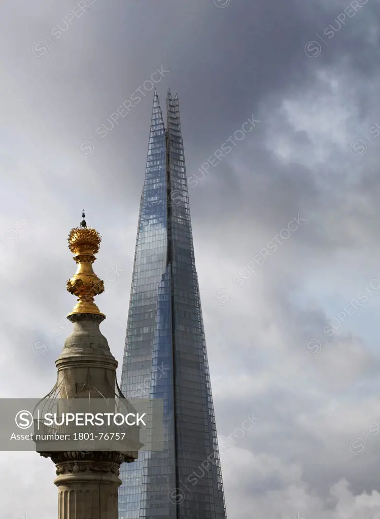 The SHARD, London, United Kingdom. Architect: Renzo Piano Building Workshop, 2012. Juxtaposition of architecture with Great Fire Monument.