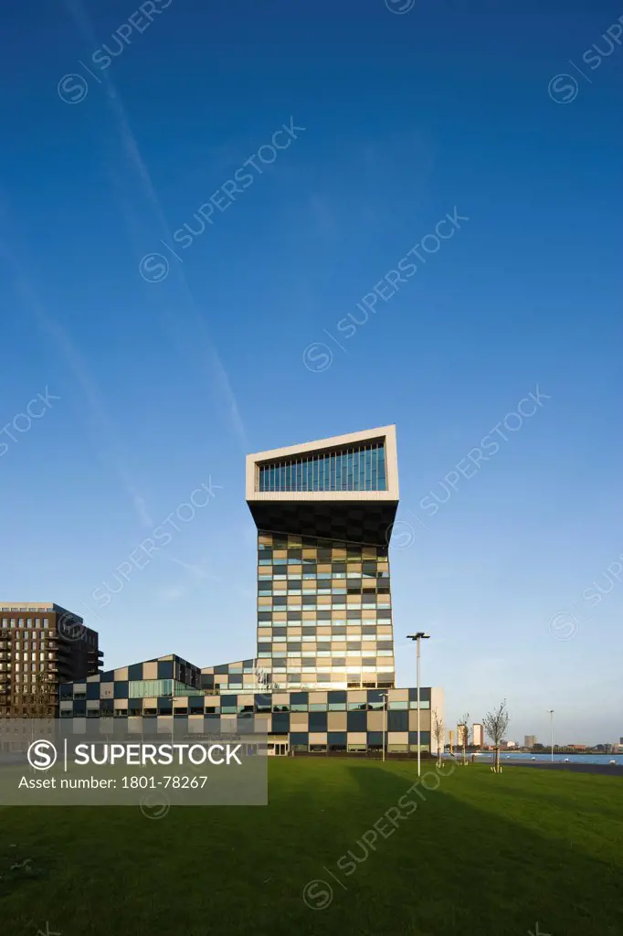 Scheepvaart en Transport College, Rotterdam, Netherlands. Architect: Neutelings Riedijk, 2005. General day view.