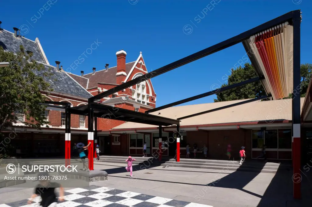 SKIPPS Shade Structure, St Kilda Park Primary School, Melbourne, Australia. Architect: Grant Amon Architects & Nervegna Reed Architecture, 2010. Canopy open.
