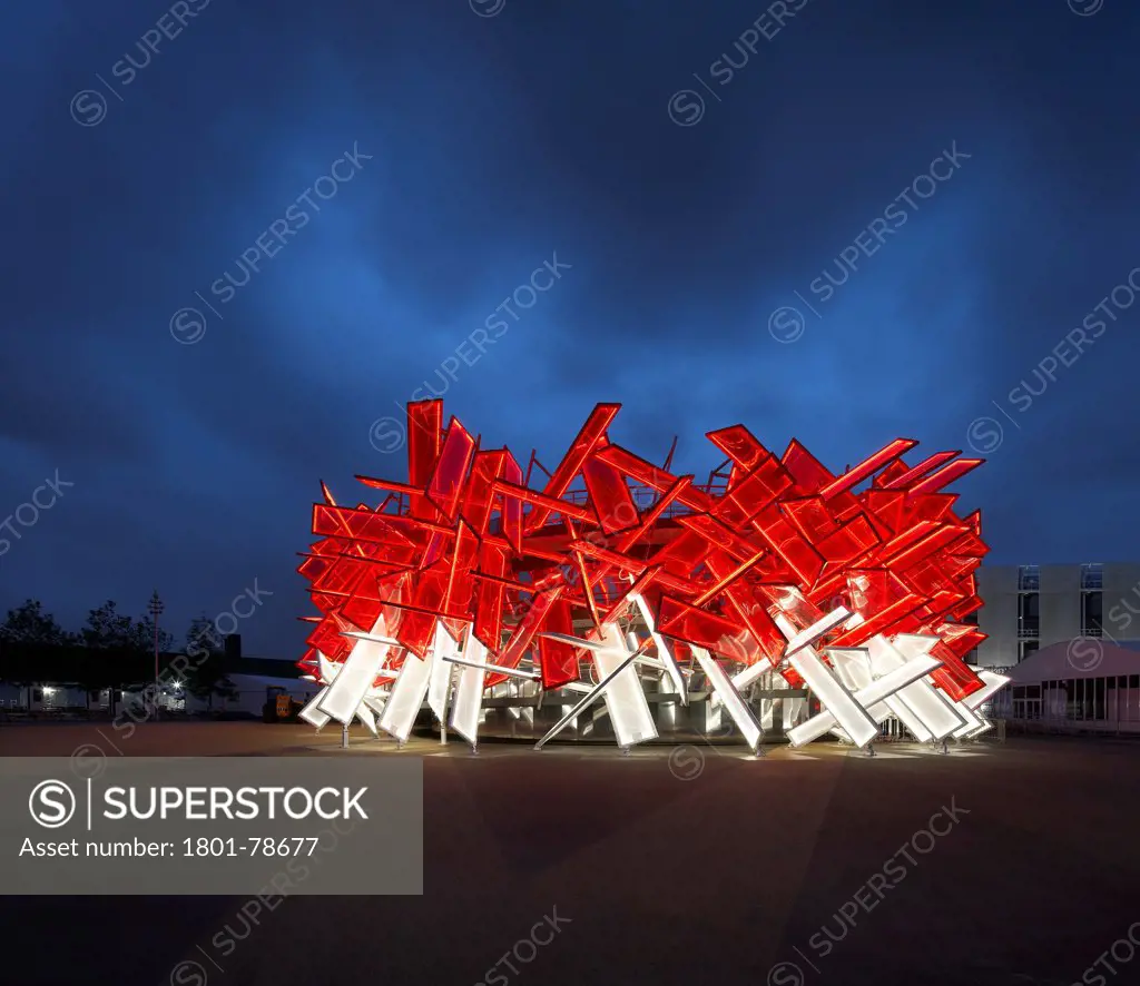 Coca-Cola Beatbox, London 2012, London, United Kingdom. Architect: Asif Khan Pernilla Ohrstedt, 2012. View Of Glowing Structure At Night.