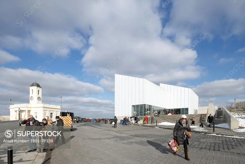 Turner Contemporary Gallery, Margate, United Kingdom. Architect: David Chipperfield Architects Ltd, 2011. Mundane Elevation With Gallery Visitors And Passersby.
