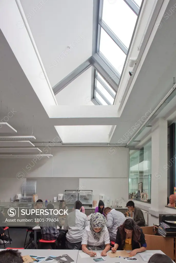 Sidney Stringer Academy, Coventry, Coventry, United Kingdom. Architect: Sheppard Robson , 2012. Art Room With Gabled Skylight.