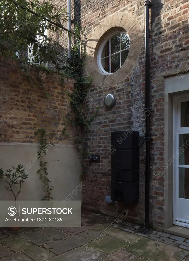 Barnsbury Road, London, United Kingdom. Architect: James Dunnett Architects, 2011. Facade Detail.