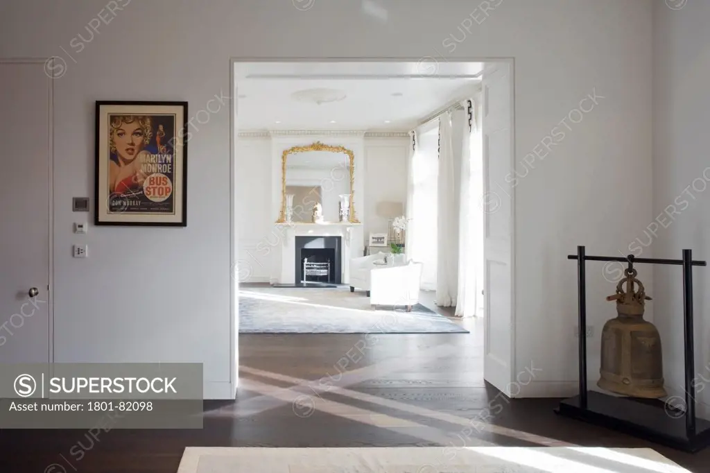 Private Home, London, United Kingdom. Architect: Richard Mitzman Architects, 2012. Interior View Of Living Room.