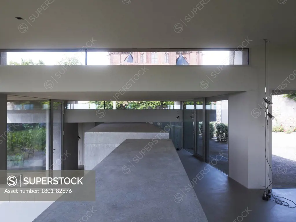 Wohnhaus in Oppenheim, Oppenheim, Germany. Architect: trint + kreuder, 2012. Cast concrete interior furnishings.