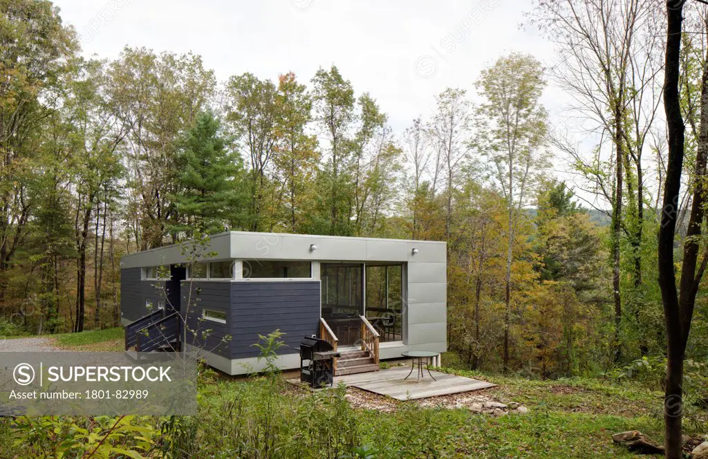 Mill River, The Berkshires, United States. Architect: Rocio Romero, 2011. View from the grounds.