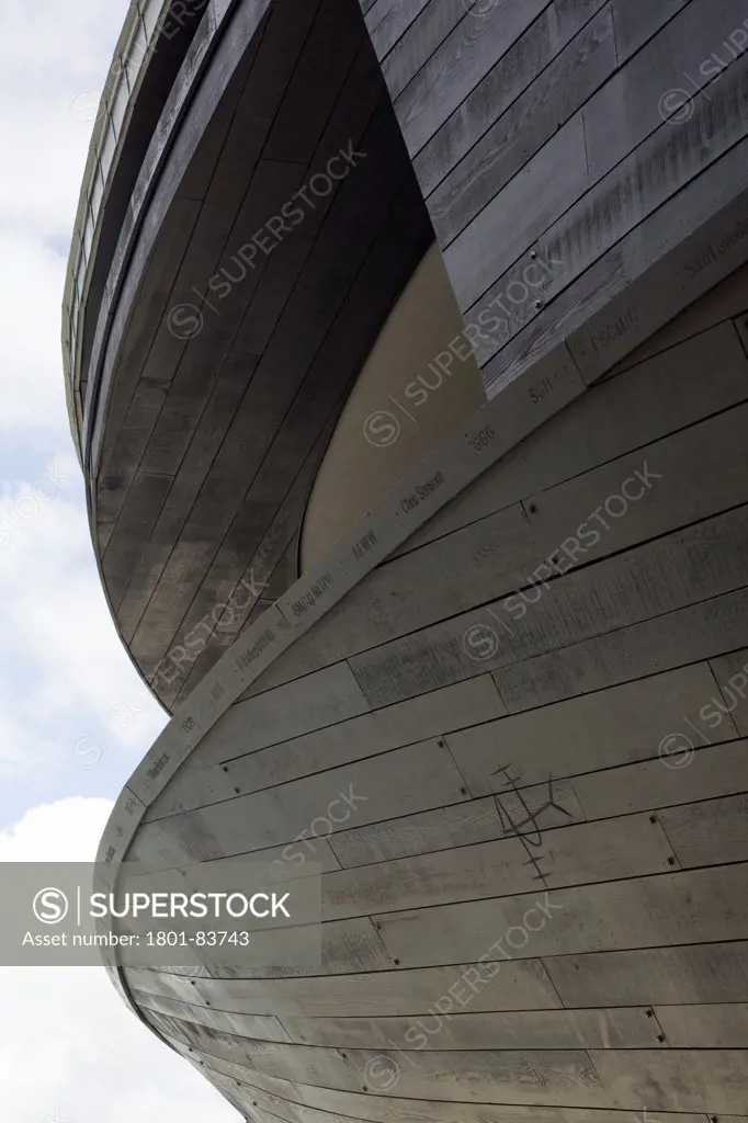 The Mary Rose Museum, Portsmouth, United Kingdom. Architect: Wilkinson Eyre Architects , 2013. Detail of museum balcony.