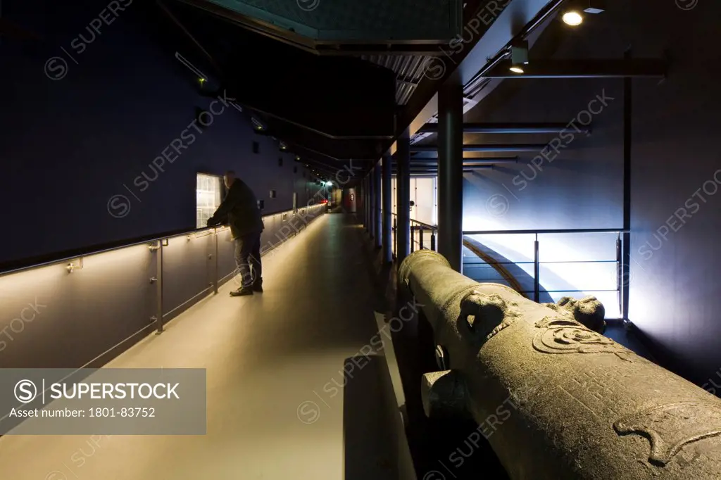 The Mary Rose Museum, Portsmouth, United Kingdom. Architect: Wilkinson Eyre Architects , 2013. Internal view along upper deck corridor.