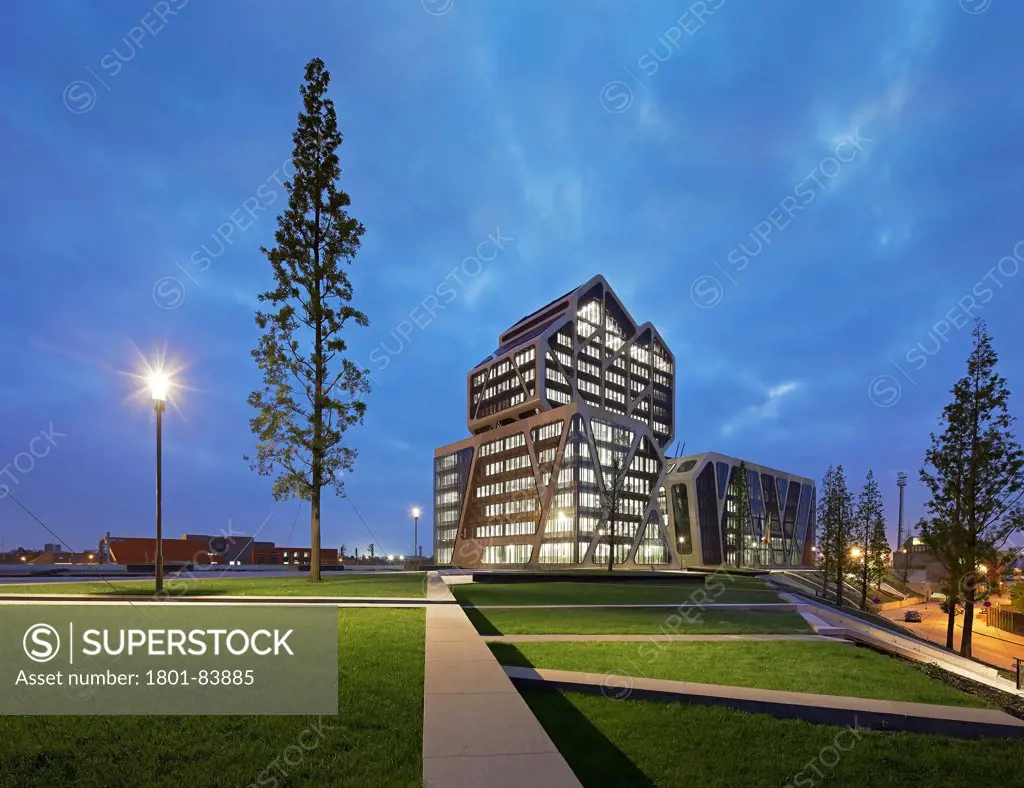 Court of Justice, Hasselt, Belgium. ArchitectJ. Mayer H. Architects, 2013. Night elevation.