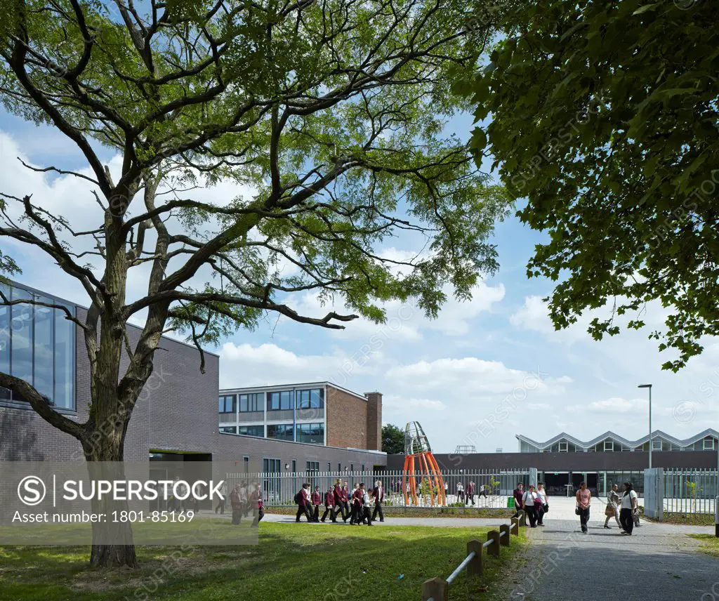 Wednesfield School, Wolverhampton, United Kingdom. Architect Capita Symonds Architecture, 2013. Comprehensive view of buildings and main entrance.