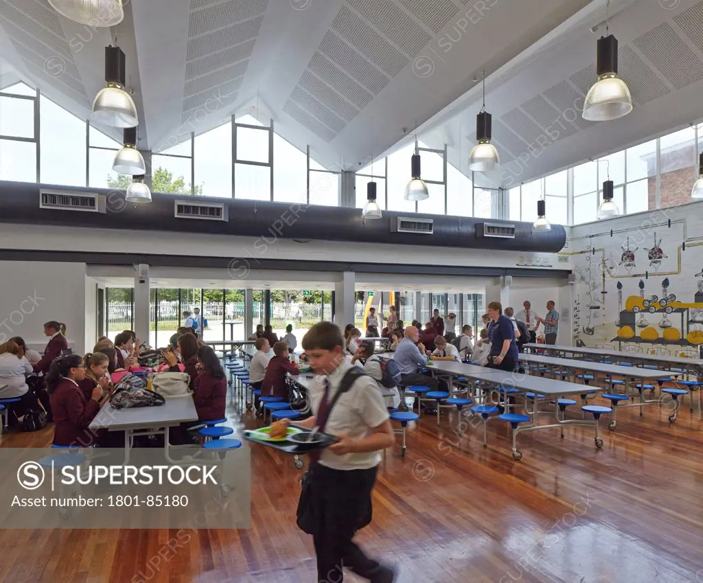 Wednesfield School, Wolverhampton, United Kingdom. Architect Capita Symonds Architecture, 2013. Cafeteria during lunch.