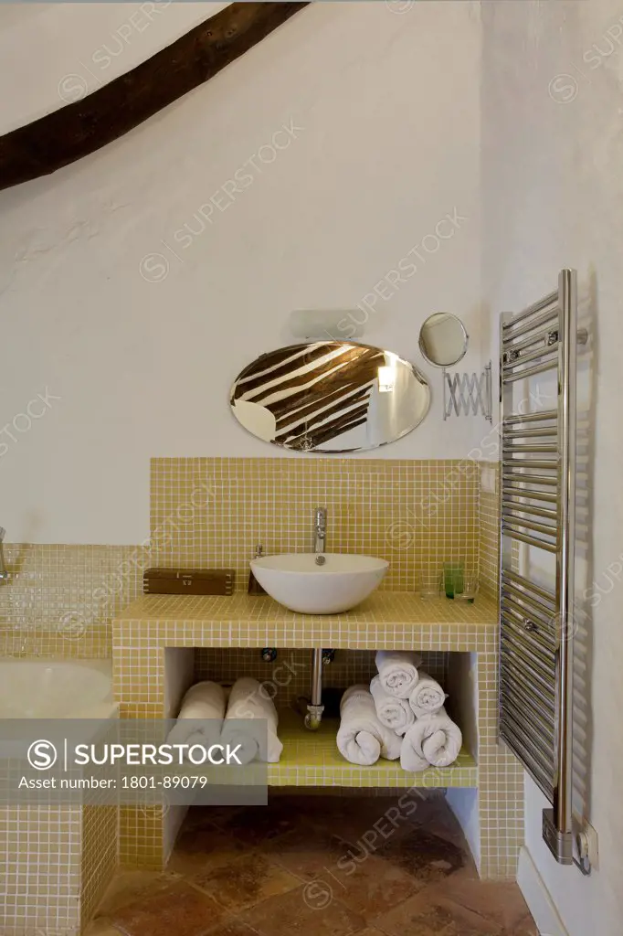 Almohalla 51, Archidona, Spain. Architect none, 2013. Bathroom detail.