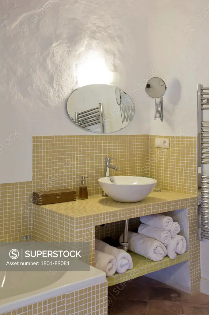 Almohalla 51, Archidona, Spain. Architect none, 2013. Bathroom detail.