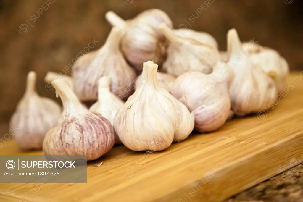 Garlic on a cutting board