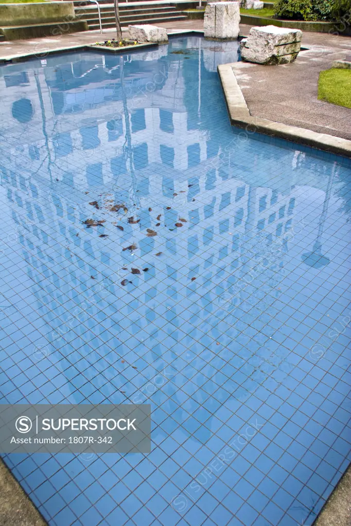 Building reflecting pool of water