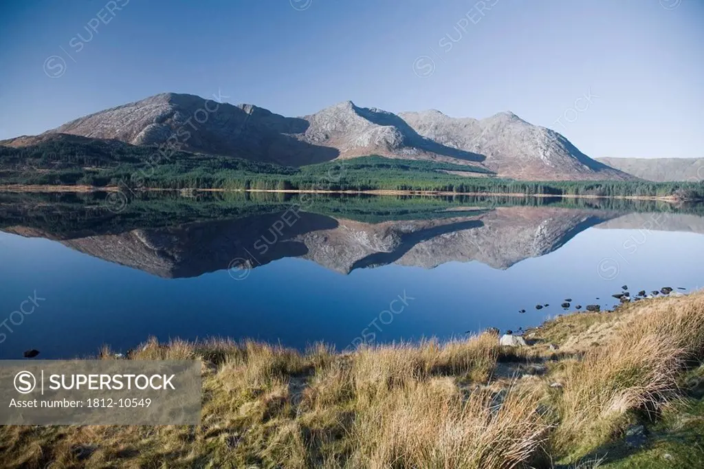 Lough Inagh, Twelve Bens, Co Galway, Ireland, Lake surrounded by mountains