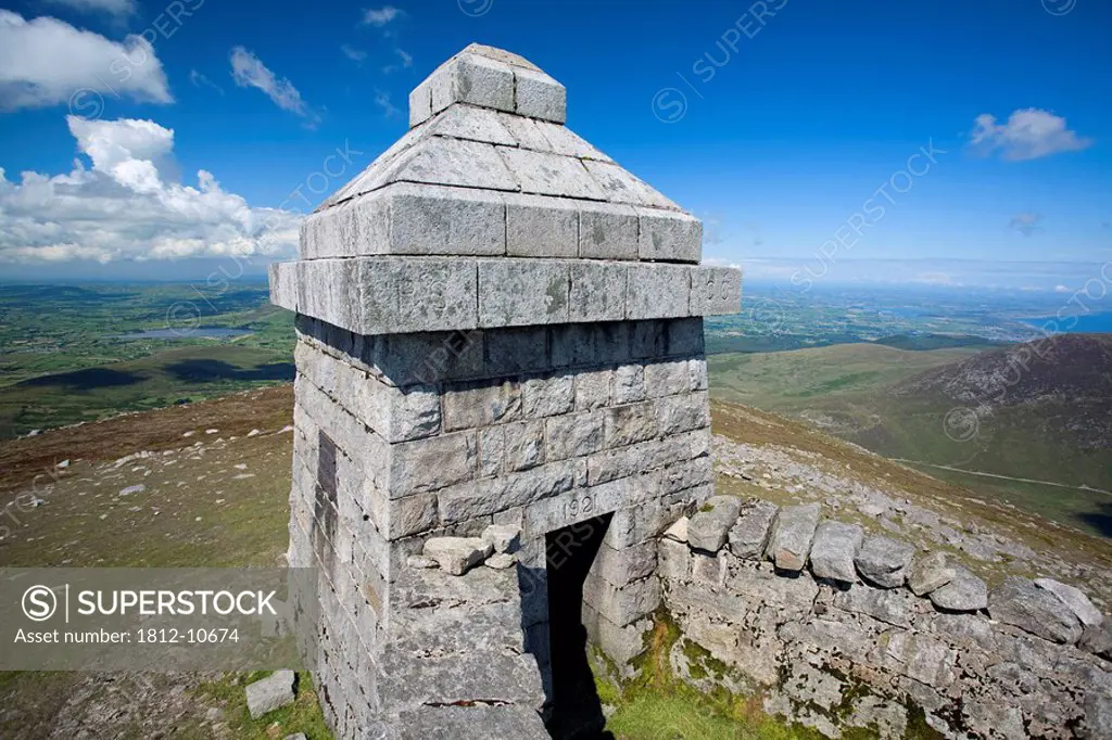 Slieve Meelmore, Mourne Mountains, Co Down, Ireland, The stone shelter at the summit of Slieve Meelmore