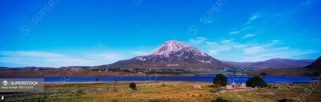 Co Donegal, Mount Errigal From, Lake Nacung