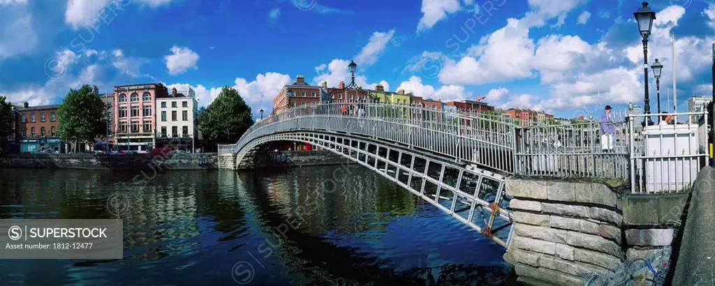 Ha´penny Bridge & River Liffey, Dublin, Ireland