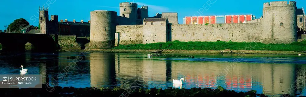 King John´s Castle, And River Shannon, Limerick City, Ireland