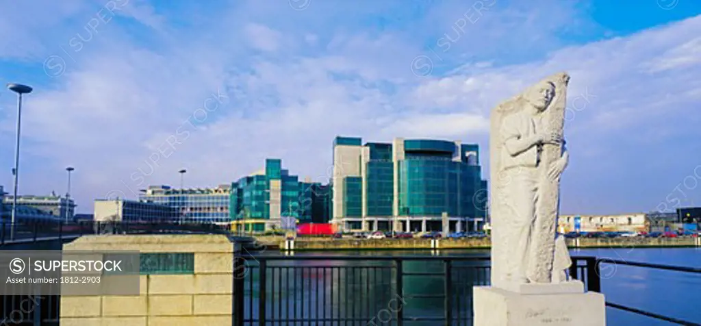Dublin, The Financial Services Centre, Customs House Dock