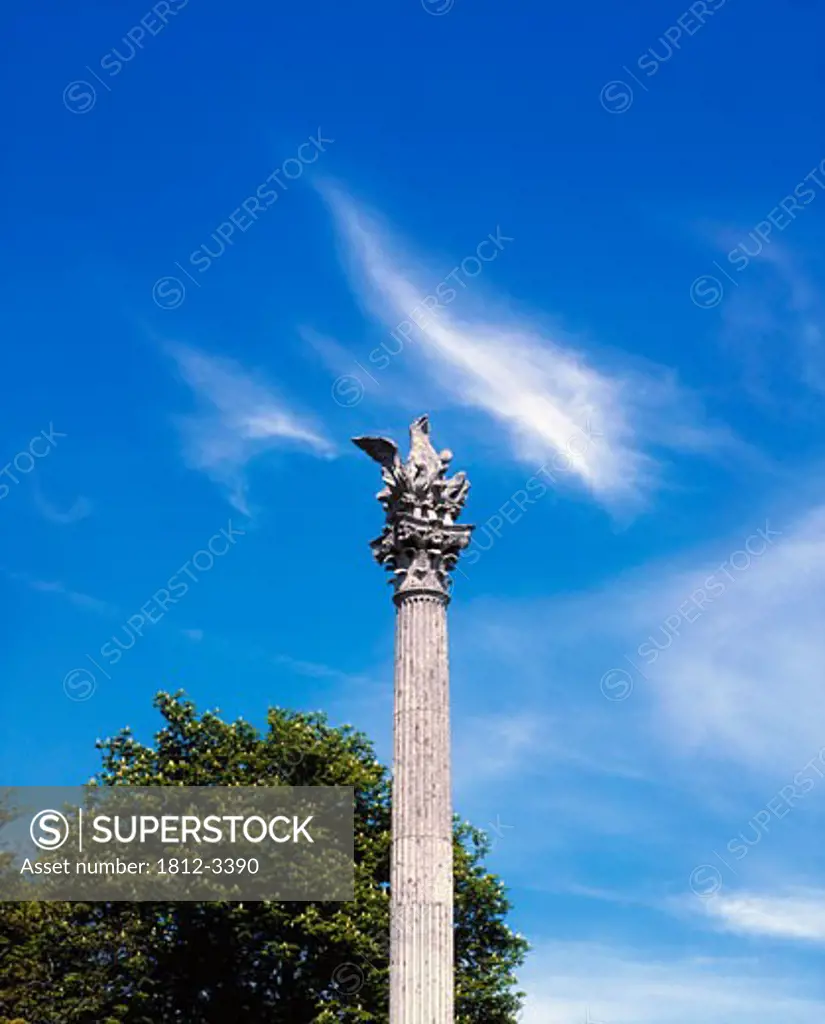 Dublin, Phoenix Park, Statue of Phoenix