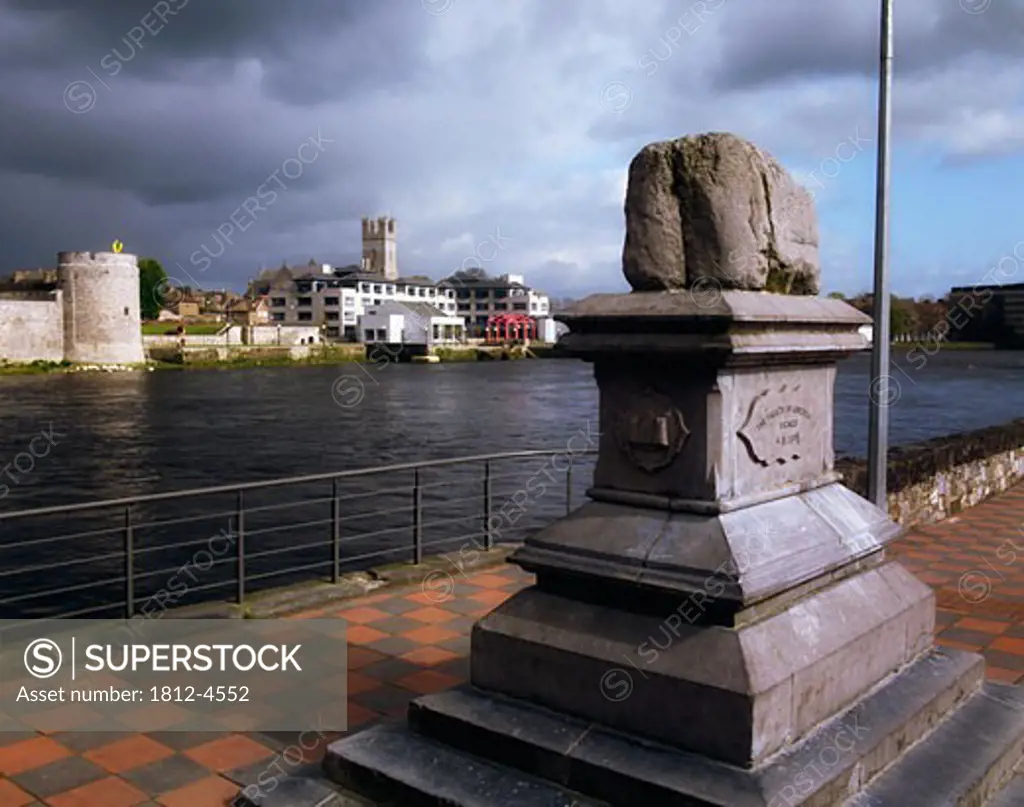 Limerick City., The Treaty Stone. ( Treaty, with William of Orange 1691)