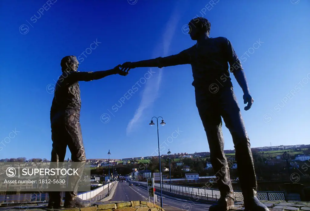 Derry City, County Derry, Ireland; Hands across the Divide monument