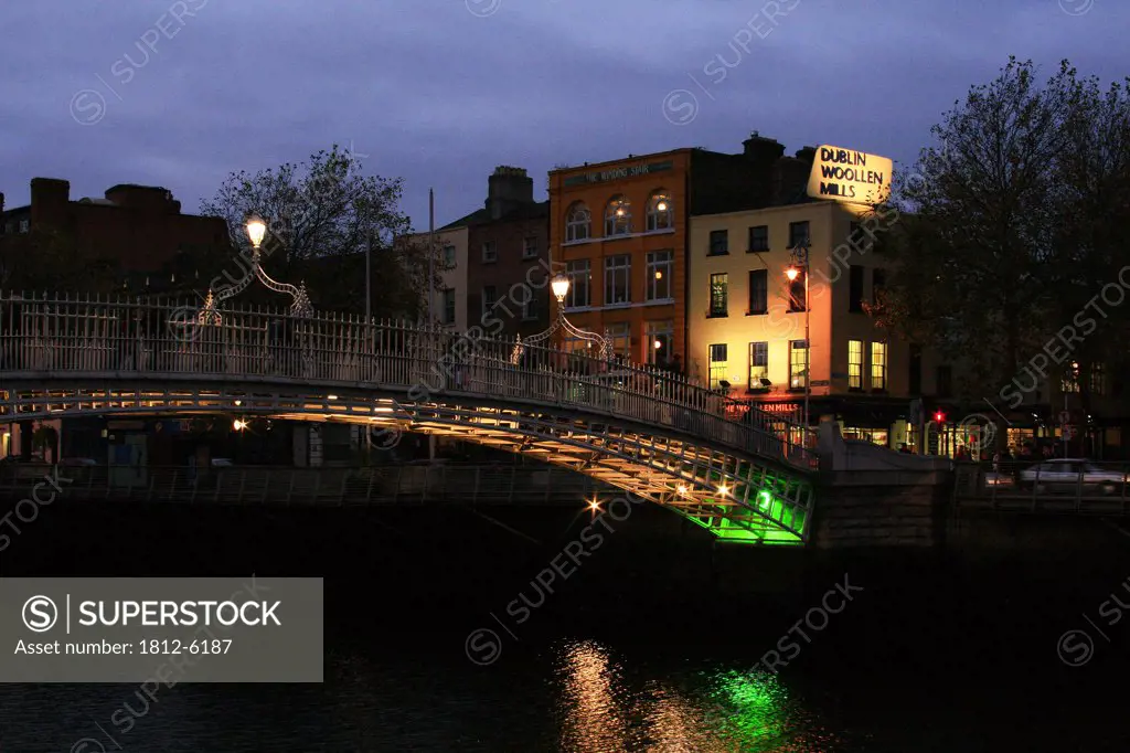 Ha'penny bridge, Dublin city, County Dublin, Ireland, Pedestrian bridge at night