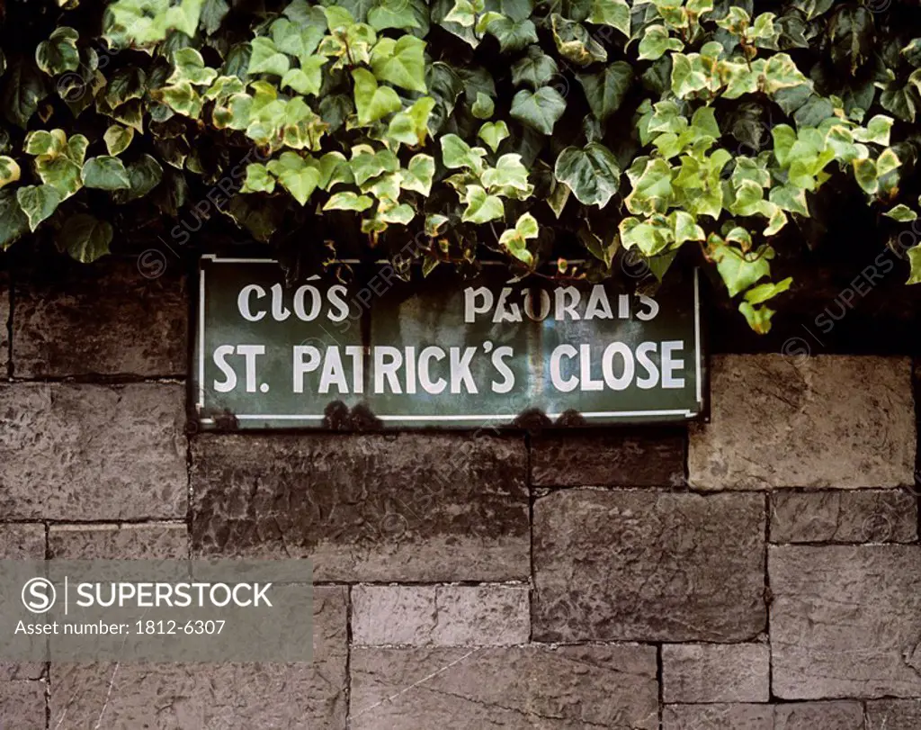 Old Multilingual Sign, St. Patrick´s Close, The Liberties, Dublin, Ireland