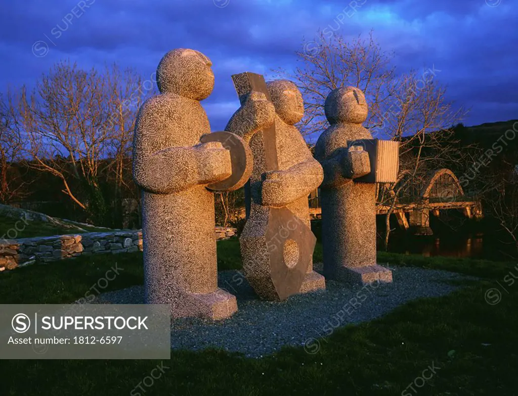 Kenmare, Ring of Kerry, Co Kerry, Ireland, Musicians Sculpture