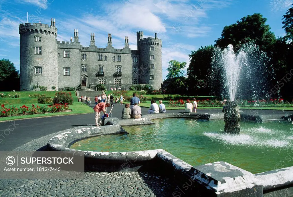 Kilkenny Castle,Co Kilkenny,Ireland,View of Kilkenny Castle with gardens and fountain in foreground