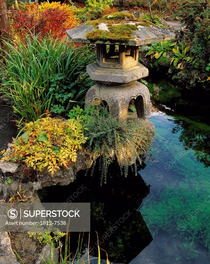 Tully Japanese Gardens, Co Kildare, Ireland, Japanese lantern