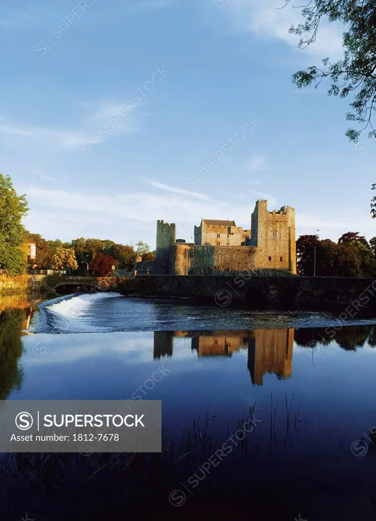 Cahir Castle, Co Tipperary, Ireland, Cahir Castle reflected in river
