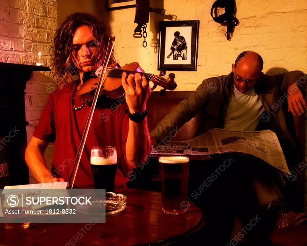 Fiddle player, Belfast, Ireland, Traditional Irish music