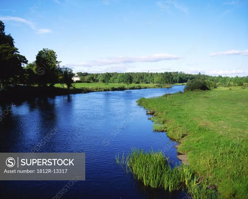 Co Leitrim, River Shannon, View upstream from Drumsna, Ireland