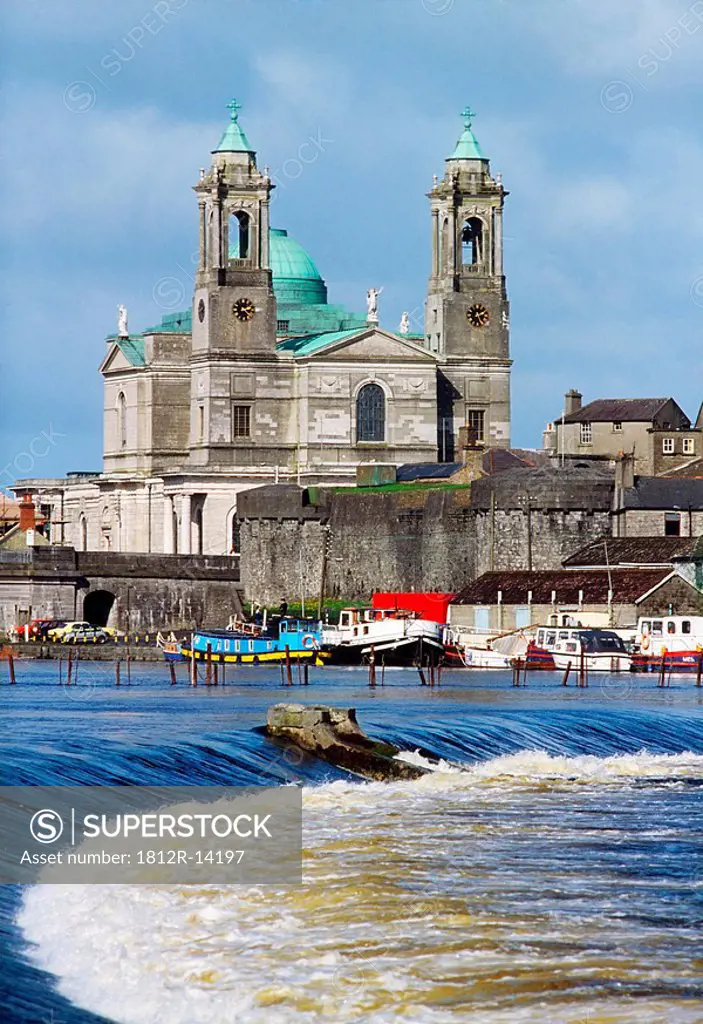 Athlone, St Peter and Paul´s Church and the River Shannon, Co Westmeath, Ireland
