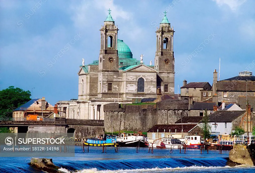 Athlone, St Peter and Paul´s Church and the River Shannon, Co Westmeath, Ireland