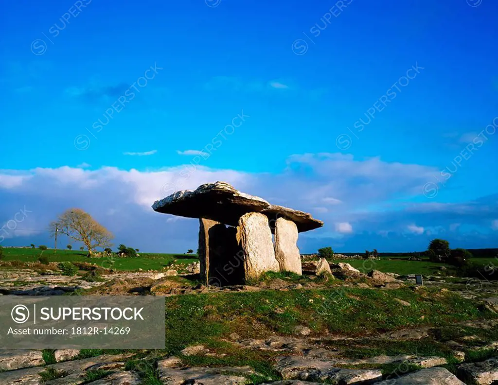 Poulnabrone dolmen, Burren, Co Clare, Ireland