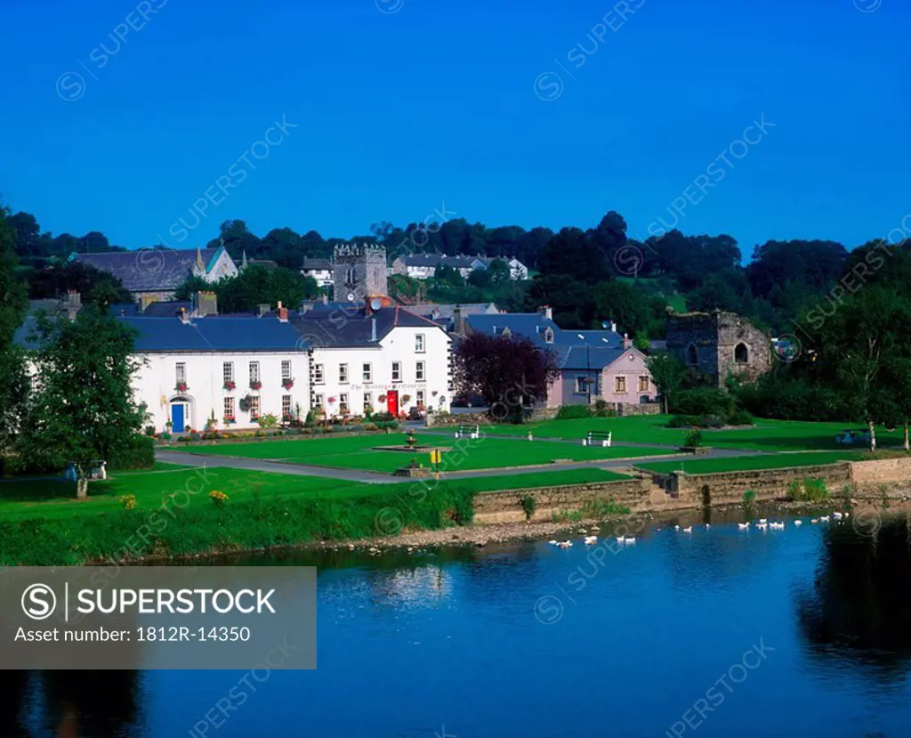 Inistioge village and the River Nore, County Kilkenny, Ireland