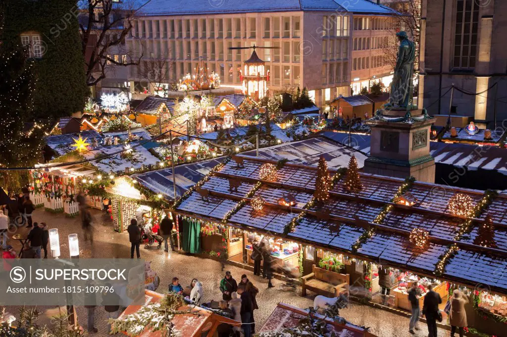 Germany, Baden Wuerttemberg, Stuttgart, People at christmas market