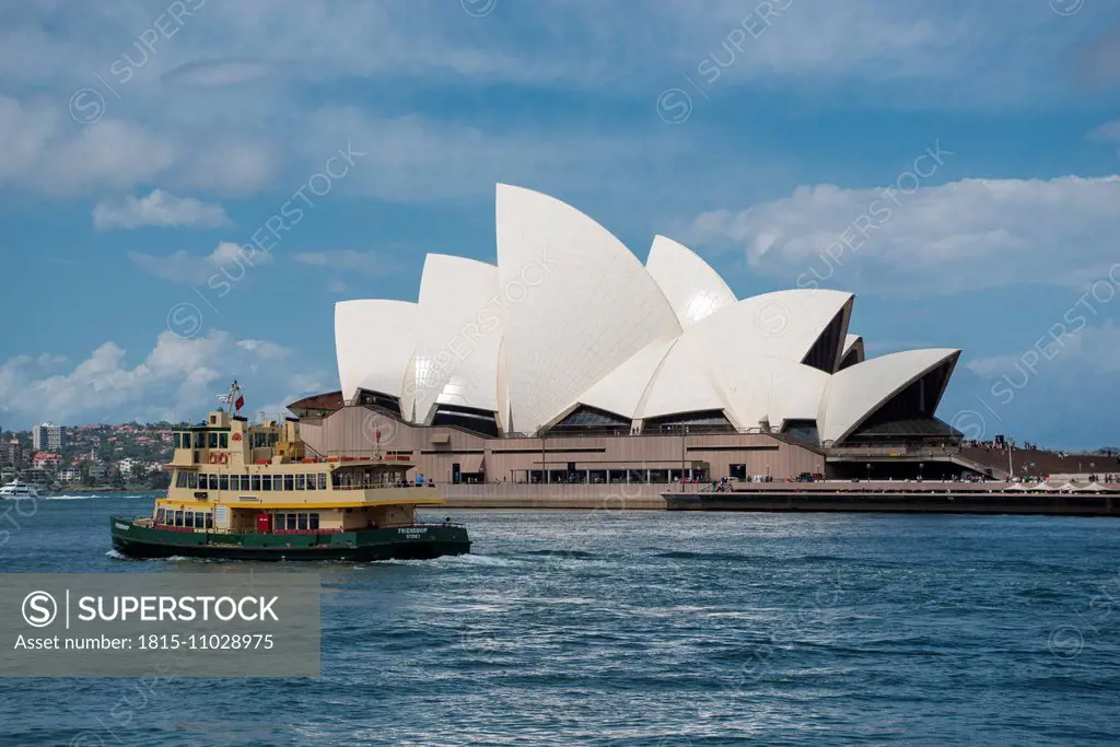 Australia, New South Wales, Sydney, view to Sydney opera with ferry in front