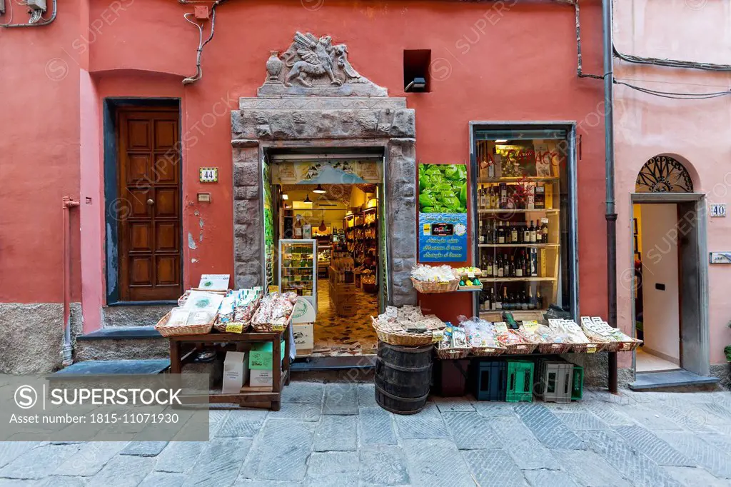 Italy, Liguria, La Spezia, Portovenere, greengrocer's shop