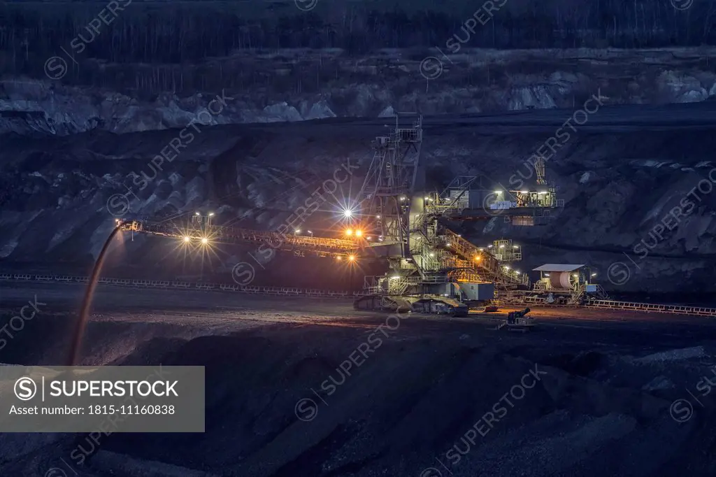 Germany, Lower Saxony, Schoeningen, Brown coal mining, Bucket-wheel excavator at night