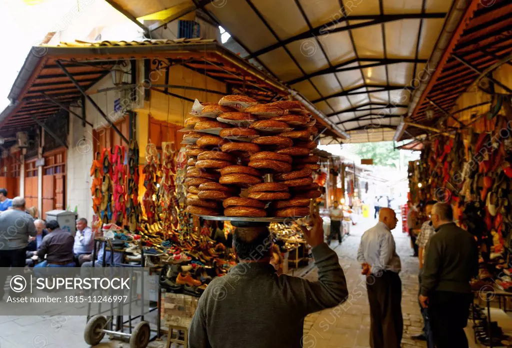 Turkey, Gaziantep, simit vendor in bazaar quarter