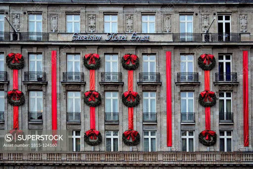 Germany, North Rhine Westphalia, Cologne, View of hotel with christmas decoration