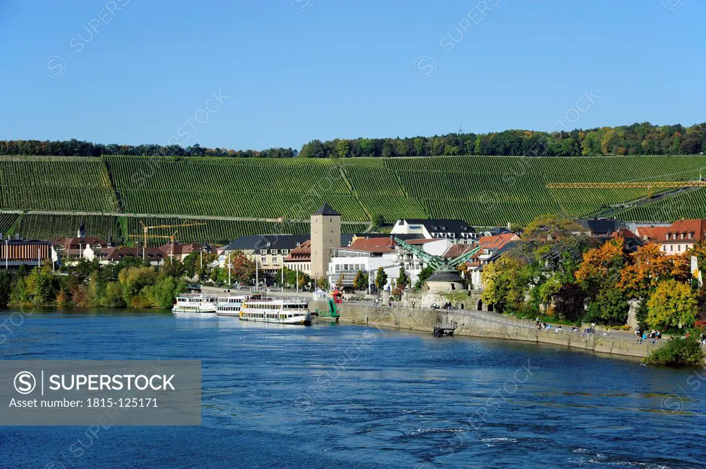 Germany, Bavaria, View of River Main and city, Wurzburger Stein in background