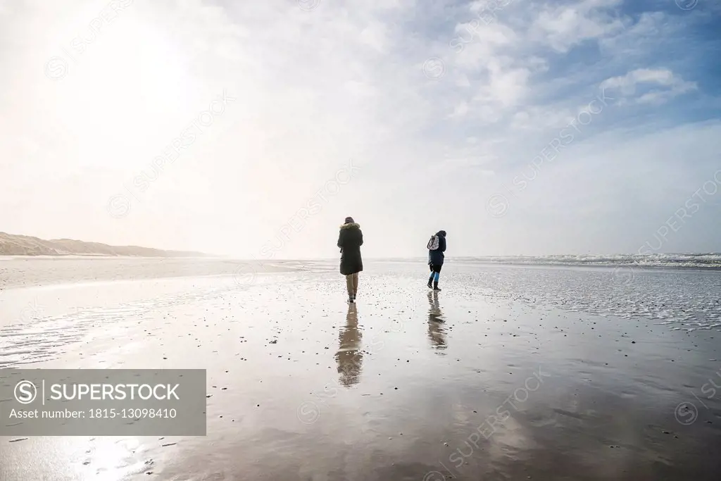 Denmark, Henne Strand, People walking at the beach